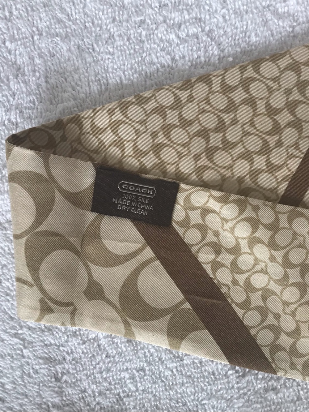 COACH Signature C 100 % Silk Skinny Brown Tan Scarf Twilly - Picture 5 of 8